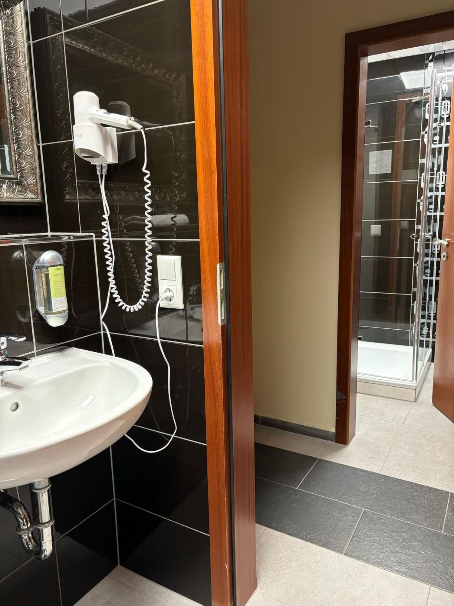 Hotel Athen Kelsterbach Frankfurt Airport Dış mekan fotoğraf