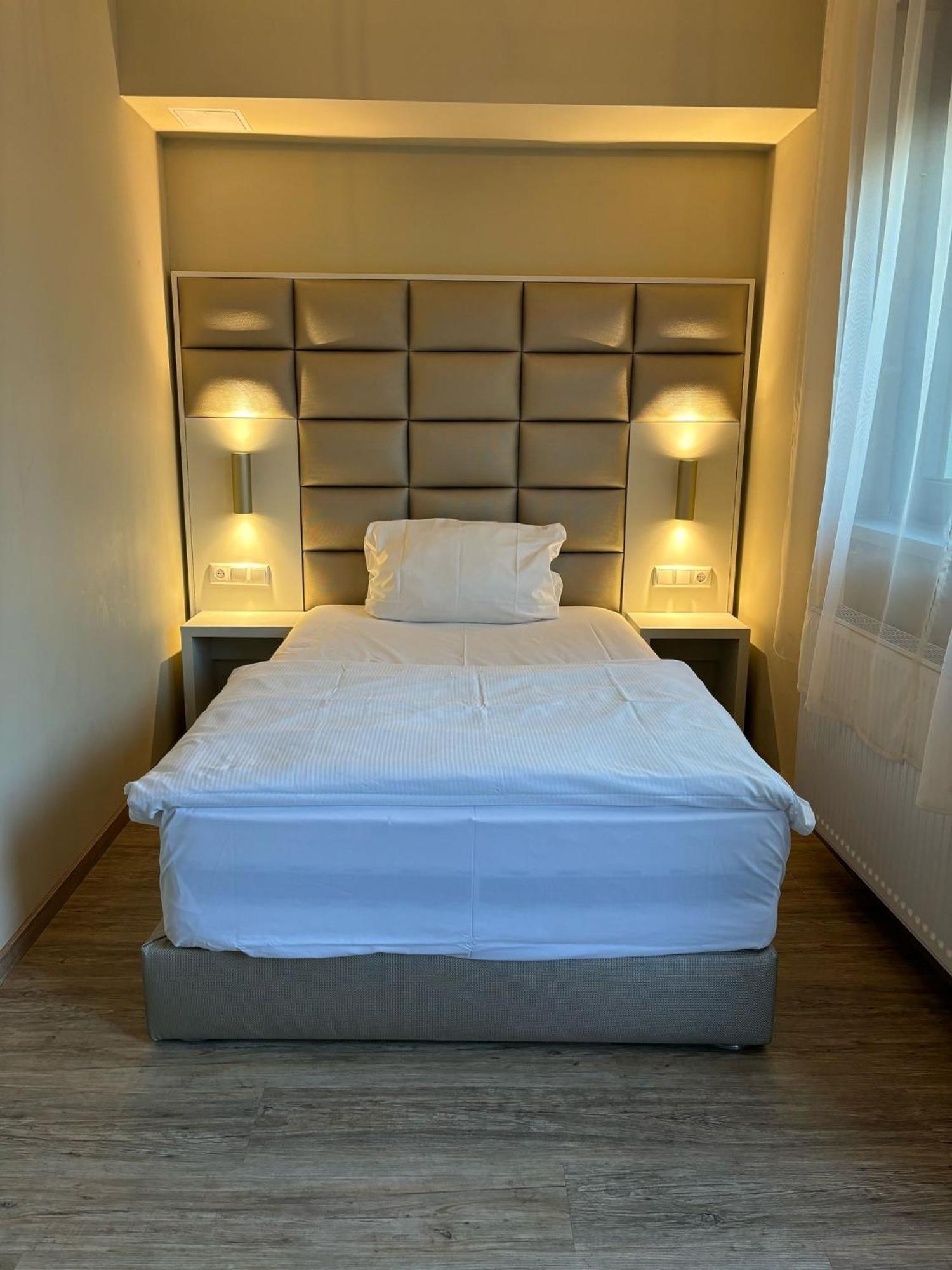 Hotel Athen Kelsterbach Frankfurt Airport Dış mekan fotoğraf