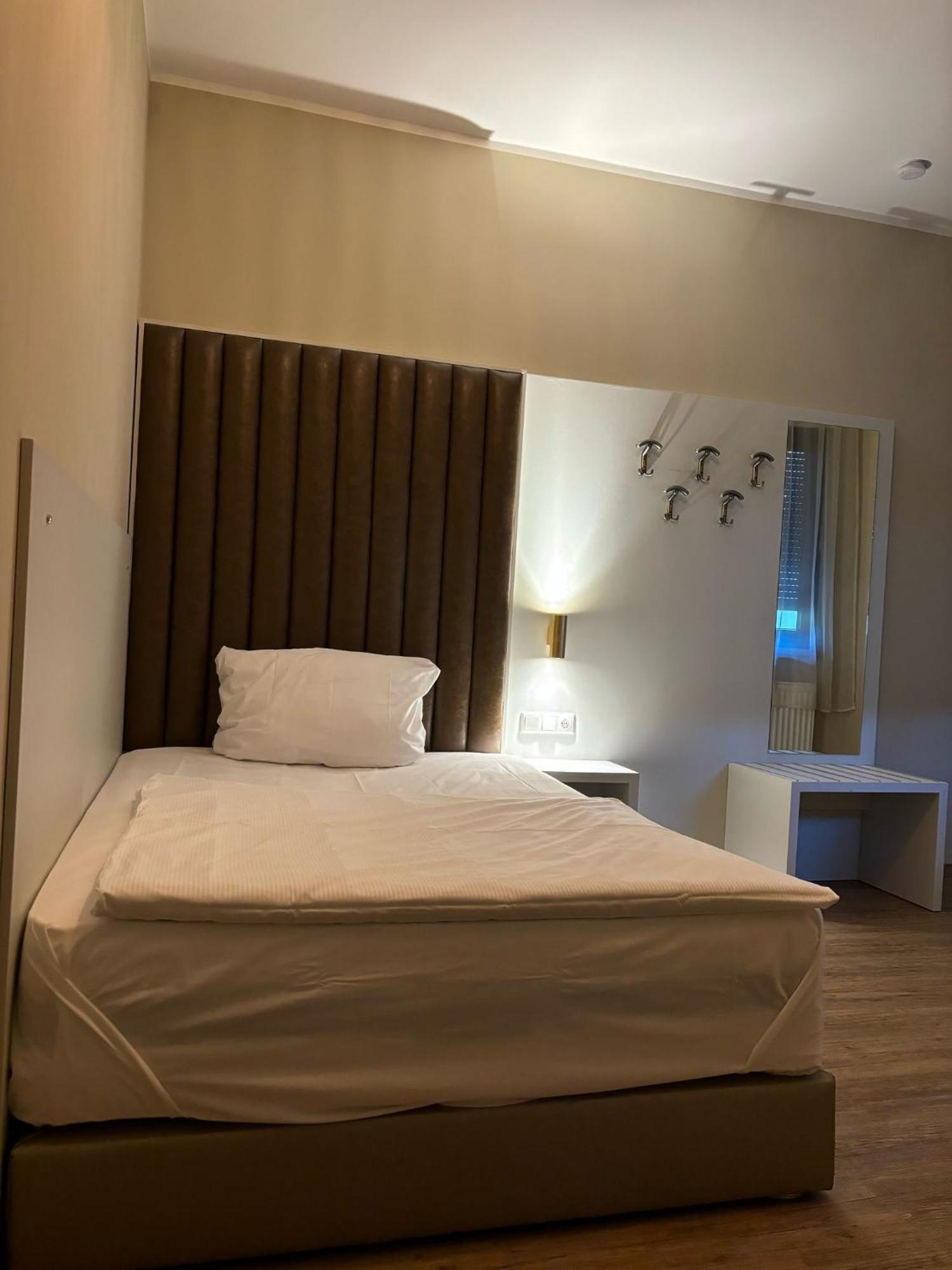 Hotel Athen Kelsterbach Frankfurt Airport Dış mekan fotoğraf